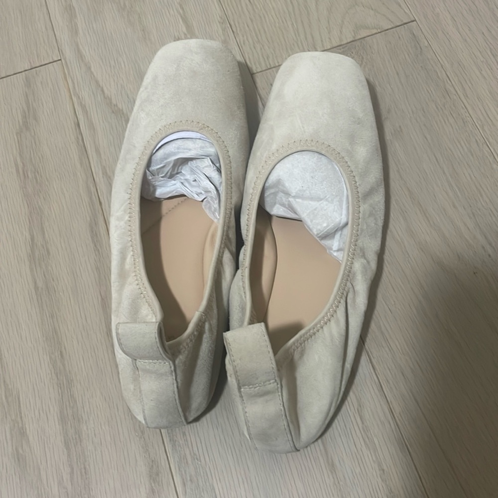 Clarks White Flats US7M